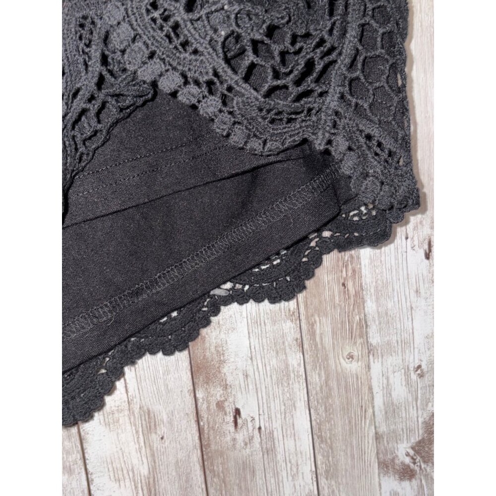 Mossimo Women's Black Crochet Lace Shorts Large Lined Summer Casual Wear - Picture 2 of 5